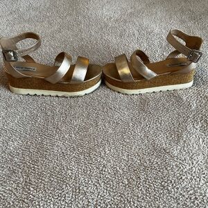 Steve Madden Platform Sandals rose gold size 7